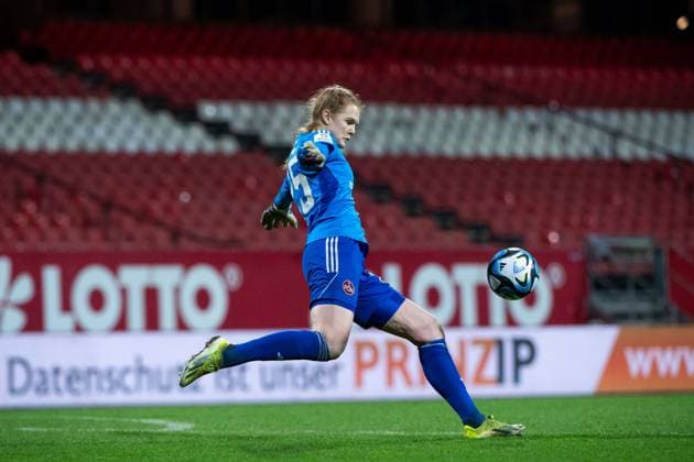 Kristin Krammer FC Nuernberg, 25 on the ball, GER, FC Nuernberg vs Bayer 04 Leverkusen, Football Google Pixel Womens Bundesliga, 13 Matchday, Season 2023 2024, 12 02 2024 DFB regulations prohibit any use of photographs as image sequences and or quasi video GER, FC Nuernberg vs Bayer 04 Leverkusen, Football Google Pixel Womens Bundesliga, 13 Matchday, Season 2023 2024, 12 02 2024 Nuernberg Copyright: xEibner-Pressefoto Memmlerx EP_MMR