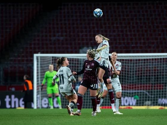 Elisa Senß Bayer 04 Leverkusen, 06 in duel with Selma Magnusdottir FC Nuernberg, 37 , GER, FC Nuernberg vs Bayer 04 Leverkusen, Football Google Pixel Womens Bundesliga, Matchday 13, Season 2023 2024, 12 02 2024 DFB regulations prohibit any use of photographs as image sequences and or quasi video GER, FC Nuernberg vs Bayer 04 Leverkusen, Football Google Pixel Womens Bundesliga, Matchday 13, Season 2023 2024, 12 02 2024 Nuernberg Copyright: xEibner-Pressefoto Memmlerx EP_MMR