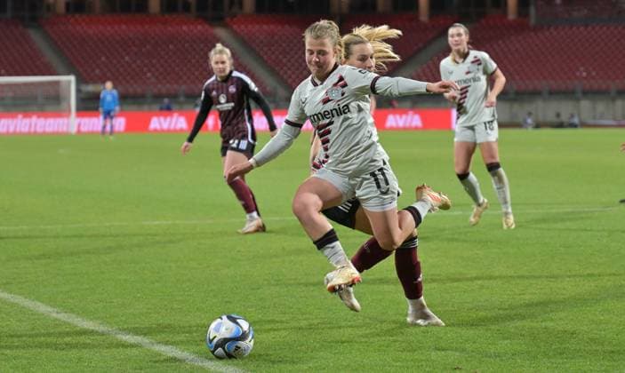 12 02 2024 Soccer Season 2023 2024 1 Womens Soccer Bundesliga 13 Matchday 1 FC Nürnberg FCN Club Bayern 04 Leverkusen Sportfoto Zink xwoxzix Kristin Kögel Koegel 11, Bayer Leverkusen in front of Medina Desic 30, 1 FC Nürnberg FCN
