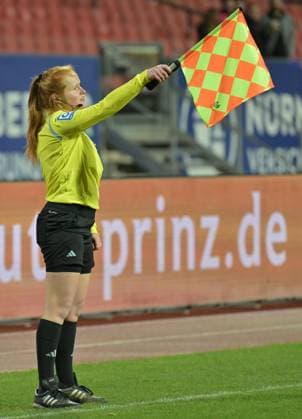 12 02 2024 Soccer Season 2023 2024 1 Womens Soccer Bundesliga 13 Matchday 1 FC Nuremberg FCN Club Bayern 04 Leverkusen Sportfoto Zink xwoxzix Jana Oberländer Assistant referee in