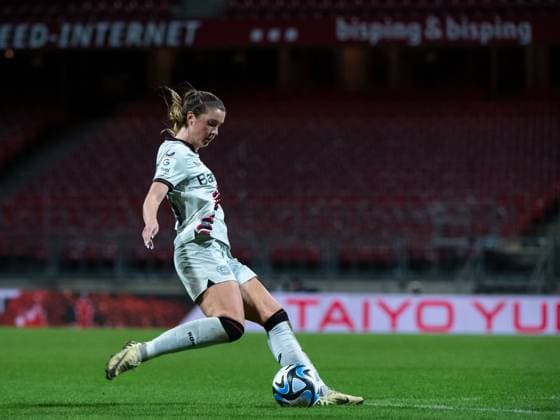 Karolina Lea Vilhjalmsdottir Bayer 04 Leverkusen, 18 on the ball prepares the goal for 1 2, GER, FC Nuernberg vs Bayer 04 Leverkusen, Football Google Pixel Womens Bundesliga, Matchday 13, Season 2023 2024, 12 02 2024 DFB regulations prohibit any use of photographs as image sequences and or quasi video GER, FC Nuernberg vs Bayer 04 Leverkusen, Football Google Pixel Womens Bundesliga, Matchday 13, Season 2023 2024, 12 02 2024 Nuernberg Copyright: xEibner-Pressefoto Memmlerx EP_MMR