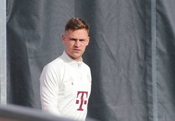 Munich, Germany February 13, 2024 Football, Men, 2023 2024 season, FC Bayern Munich, Säbener Strasse, training ground, final training session, Champions League Joshua Kimmich FC Bayern Munich head, upper body, looking to the right