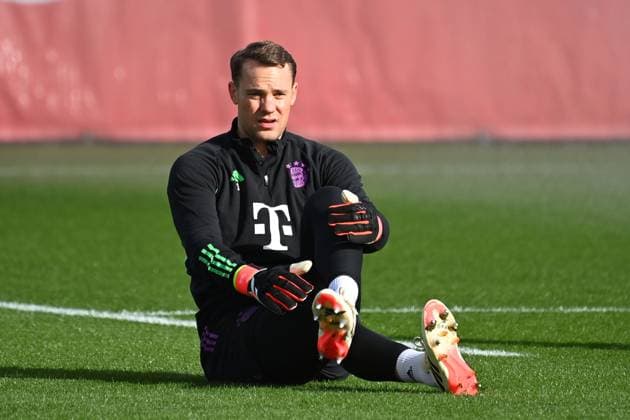 Manuel NEUER Goalkeeper Bayern Muenchen warming up, action,single action,single image,cropped image,full body shot,whole figure Football Champions League Round of 16 Lazio Rome FC Bayern Muenchen FINAL TRAINING on 13 02 2024,