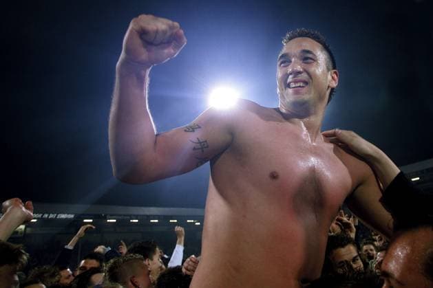 Football, Netherlands, Tweede Divisie, IJsselmeervogels v GVVV, Assistant manager Jhon van Beukering is alleged to have knocked out Quiermo Dumay’s te