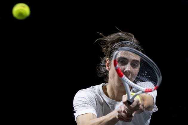 ROTTERDAM - Alexander Shevchenko (KAZ) in action against Zhizhen Zhang (CHN) during the second day of the ABN AMRO Open tennis tournament in Ahoy. ANP SANDER KONING ABN AMRO Open 2024 xVIxANPxSportx xxANPxIVx 491020946 originalFilename: 491020946.jpg
