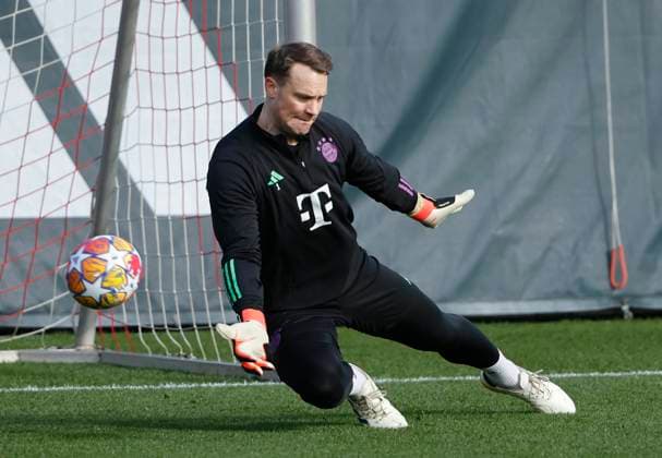 13 02 2024, FC Bayern Training, Saebenerstrasse Muenchen, Fußball Sport, im Bild Manuel Neuer FC Bayern Muenchen Nur für journalistische Zwecke Only for editorial use DFL regulations prohibit any use of photographs as image sequences and or quasi video