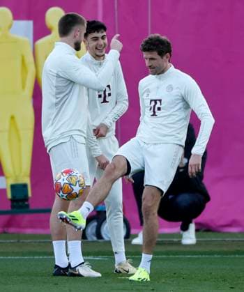 13 02 2024, FC Bayern Training, Saebenerstrasse Muenchen, Fußball Sport, im Bild Eric Dier FC Bayern Munechen ,Aleksandar Pavlovic FC Bayern Muenchen und Thomas Mueller FC Bayern Muenchen Nur für journalistische Zwecke Only for editorial use DFL regulations prohibit any use of photographs as image sequences and or quasi video