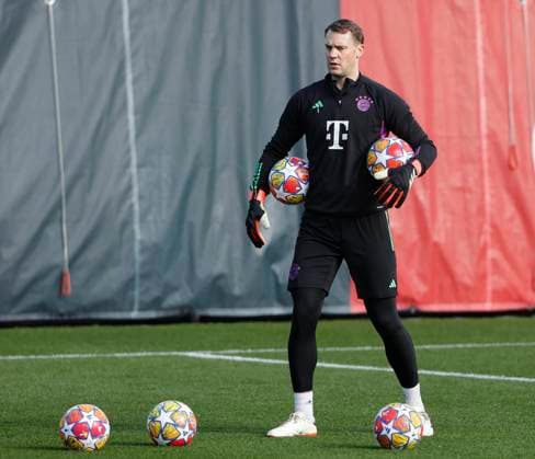 13 02 2024, FC Bayern Training, Saebenerstrasse Muenchen, Fußball Sport, im Bild Manuel Neuer FC Bayern Muenchen Nur für journalistische Zwecke Only for editorial use DFL regulations prohibit any use of photographs as image sequences and or quasi video