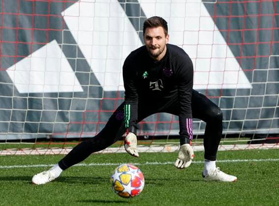 13 02 2024, FC Bayern Training, Saebenerstrasse Muenchen, Fußball Sport, im Bild Sven Ulreich FC Bayern Muenchen Nur für journalistische Zwecke Only for editorial use DFL regulations prohibit any use of photographs as image sequences and or quasi video