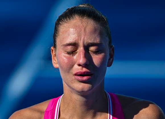Qatar TotalEnergies Open - Day 3 Marta Kostyuk of Ukraine is reacting after sustaining an injury during her second-round match against Anastasia Pavlyuchenkova at the WTA, Tennis Damen 1000-Qatar TotalEnergies Open tennis tournament at the Khalifa International Tennis Complex in Doha, Qatar, on February 13, 2024. DOHA Qatar  Copyright: xNoushadxThekkayilx originalFilename:varittyakkal-qatartot240213_npl1L.jpg