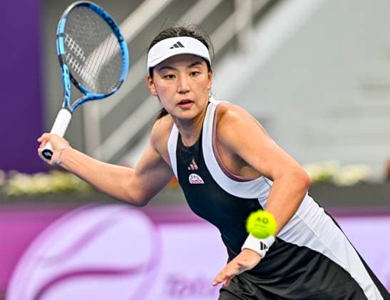Qatar TotalEnergies Open - Day 3 Xinyu Wang of China is in action during her first-round match against Victoria Azarenka at the WTA, Tennis Damen 1000-Qatar TotalEnergies Open tennis tournament at the Khalifa International Tennis Complex in Doha, Qatar, on February 13, 2024. DOHA Qatar  Copyright: xNoushadxThekkayilx originalFilename:varittyakkal-qatartot240213_nplcZ.jpg