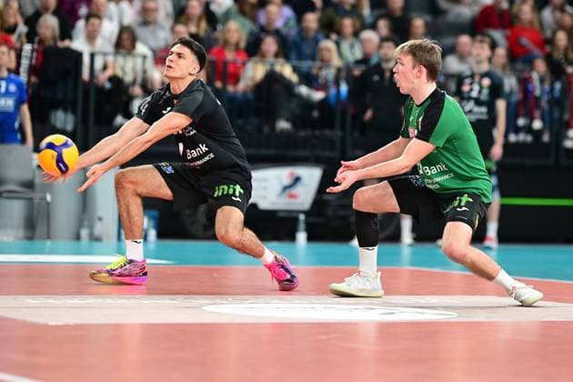 Volleyball I Men I 2023 2024 I Bundesliga I 19 Matchday I SVG Lüneburg BADEN VOLLEYS SSC Karlsruhe I 13 2 2024 Milan Kvrzic 14, BADEN VOLLEYS SSC Karlsruhe cannot receive the ball Mika Ahmann 1, BADEN VOLLEYS SSC Karlsruhe could probably have done better Lüneburg LKH Arena Niedersachsen Germany Copyright: xLobeca AndreasxHannigx