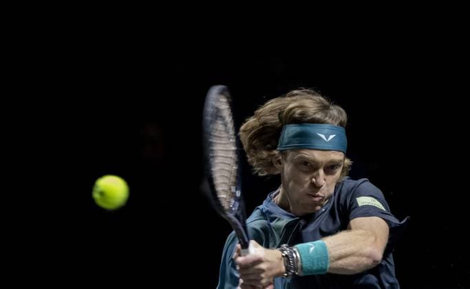 ROTTERDAM - Andrey Rublev of Russia in action against Zizou Bergs of Belgium during the second day of the ABN AMRO Open tennis tournament in Ahoy. ANP SANDER KONING ABN AMRO Open 2024 xVIxANPxSportx xxANPxIVx 491040072 originalFilename: 491040072.jpg