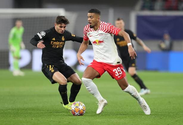 13 02 2024, xtgx, Football UEFA Champions League 1 8 Final, RB Leipzig Real Madrid emspor, v l Daniel Carvajal Real Madrid , Benjamin Henrichs RB Leipzig DFL DFB REGULATIONS PROHIBIT ANY USE OF PHOTOGRAPHS as IMAGE SEQUENCES and or QUASI VIDEO Leipzig