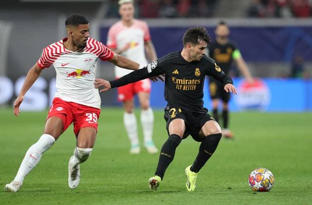 13 02 2024, xtgx, Football UEFA Champions League 1 8 Final, RB Leipzig Real Madrid emspor, v l Benjamin Henrichs RB Leipzig , Brahim Diaz Real Madrid DFL DFB REGULATIONS PROHIBIT ANY USE OF PHOTOGRAPHS as IMAGE SEQUENCES and or QUASI VIDEO Leipzig
