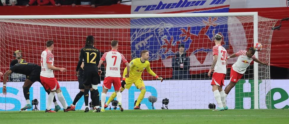 RB Leipzig Real Madrid Champions League Leipzig, 13 02 2024, Red Bull Arena, Champions League, Round of 16 , RB Leipzig vs Real Madrid , Goal chance Real Lois Openda re , 17, RB Leipzig saves , Picture Point