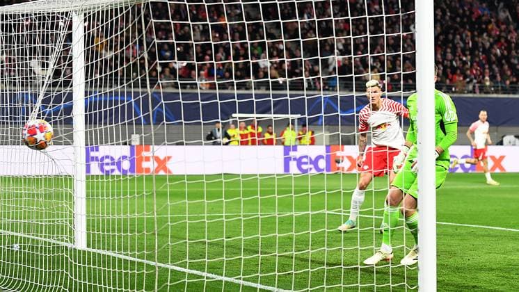 Soccer UEFA Champions League, season 2023 2024, round of 16, first leg, RB Leipzig vs Real Madrid 13 02 2024 Benjamin Sesko center forward RB Leipzig, back number 30, 30 center left scores against Andriy Lunin goalkeeper Real Madrid, back number 13 into the goal in the match RB Leipzig vs Real Madrid 13 02 2024 The goal is whistled off for offside due to a foul The goal does not count Leipzig Saxony Germany Red Bull Arena