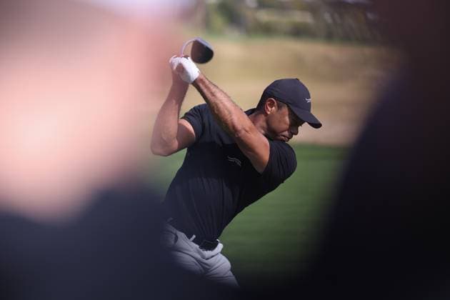 February 13, 2024, Pacific Palisades, California, USA: TIGER WOODS plays a shot from the tee box on the 18th hole during a Tuesday practice round of the The Genesis Invitational in Pacific Palisades, California Pacific Palisades USA - ZUMAt158 20240213_zsp_t158_019 Copyright: xBrentonxTsex