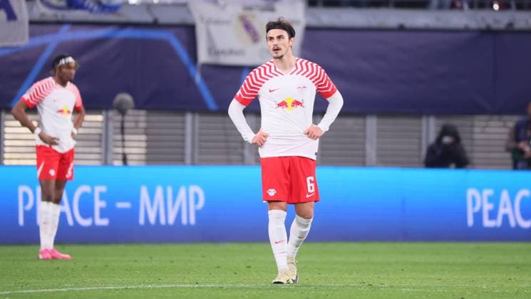 RB Leipzig Real Madrid Champions League Leipzig, 13 02 2024, Red Bull Arena, Football, UEFA Champions League, Round of 16 , RB Leipzig vs Real Madrid 0 1 0 0 , In the picture Disappointment at Leipzig after the match Mohamed Simakan 2, RB Leipzig , Eljif Elmas 6, RBL , Only editorial use , UEFA regulations prohibit any use of photographs as image sequences and or quasi video ,