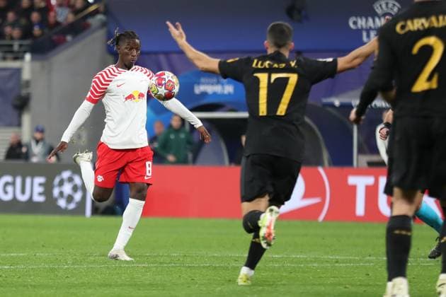 Champions League, Round of 16 RB Leipzig vs Real Madrid, 13 02 24 Amadou Haidara 8, RB Leipzig takes a shot from Football, UEFA Champions League, 2023 2024 season, Round of 16 RB Leipzig vs Real Madrid on 13 02 24 at the Red Bull Arena, Leipzig Copyright: xBEAUTIFULxSPORTS JanxKaeferx