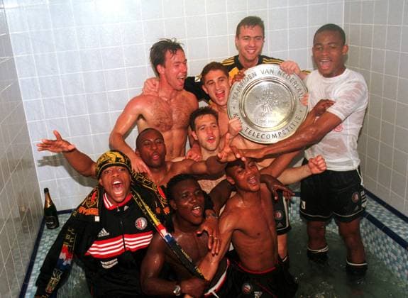 Onderwerp Subject: Feyenoord - NAC KPN telecompetitie Seizoen Season: 1998 1999 FOTO PHOTO: Feyenoord s Jean Paul VAN GASTEL , Ellery CAIROÊ, Jurek DUDEKÊ, Bonaventure KALOUÊ, Patrick PAAUWEÊ, and Patricio GRAF celebrating the championship in the bath ROTTERDAM NLD Content not available for redistribution in The Netherlands directly or indirectly through any third parties. Copyright: xBSRxAgencyx 992221440