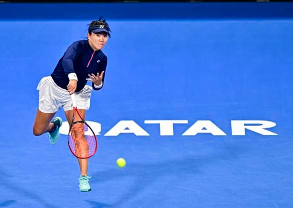 Qatar TotalEnergies Open - Day 3 Lin Zhu of China is playing in her second-round match against Elena Rybakina of Kazakhstan at the WTA, Tennis Damen 1000-Qatar TotalEnergies Open tennis tournament at the Khalifa International Tennis Complex in Doha, Qatar, on February 14, 2024. DOHA Qatar  Copyright: xNoushadxThekkayilx originalFilename:varittyakkal-qatartot240214_nptQ6.jpg