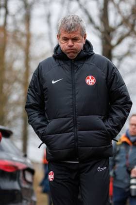 Friedhelm Funkel Coach 1 FC Kaiserslautern , Training, 1 FC Kaiserslautern , Football, 2 Bundesliga, Season 2023 2024, 14 02 2024 Friedhelm Funkel Coach 1 FC Kaiserslautern , Training, 1 FC Kaiserslautern , Football, 2 Bundesliga, Season 2023 2024, 14 02 2024 Kaiserslautern Copyright: xEibner-Pressefoto AlexanderxNeisx EP_ANS
