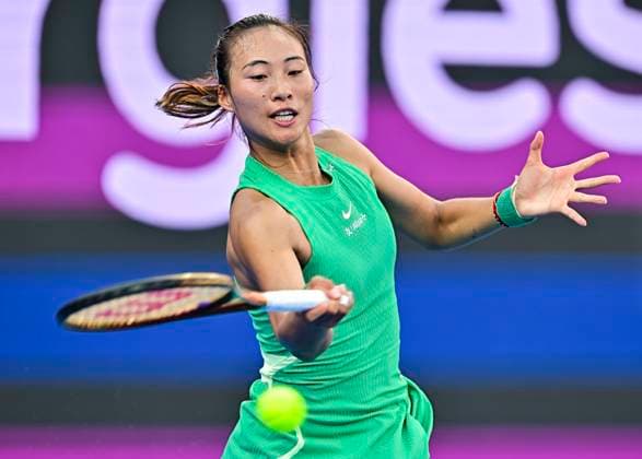 Qatar TotalEnergies Open - Day 4 Qinwen Zheng of China is in action during her third-round match against Leylah Fernandez of Canada at the WTA, Tennis Damen 1000-Qatar TotalEnergies Open tennis tournament at the Khalifa International Tennis Complex in Doha, Qatar, on February 14, 2024. DOHA Qatar  Copyright: xNoushadxThekkayilx originalFilename:varittyakkal-qatartot240214_npl2X.jpg