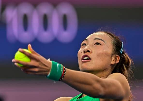 Qatar TotalEnergies Open - Day 4 Qinwen Zheng of China is in action during her third-round match against Leylah Fernandez of Canada at the WTA, Tennis Damen 1000-Qatar TotalEnergies Open tennis tournament at the Khalifa International Tennis Complex in Doha, Qatar, on February 14, 2024. DOHA Qatar  Copyright: xNoushadxThekkayilx originalFilename:varittyakkal-qatartot240214_npP6Q.jpg