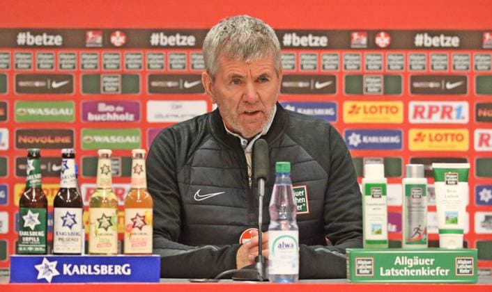 14 02 2024, xmohx, Soccer 2 Bundesliga, 1 FC Kaiserslautern Training emspor, v l Coach Friedhelm Funkel at the first official press conference DFL DFB REGULATIONS PROHIBIT ANY USE OF PHOTOGRAPHS as IMAGE SEQUENCES and or QUASI VIDEO Kaiserslautern