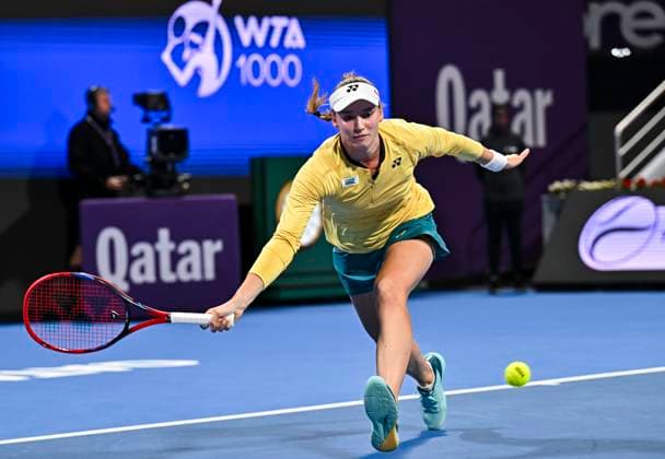 Qatar TotalEnergies Open - Day 4 Elena Rybakina of Kazakhstan is in action during her third-round match against Emma Navarro of the US at the WTA, Tennis Damen 1000-Qatar TotalEnergies Open tennis tournament at the Khalifa International Tennis Complex in Doha, Qatar, on February 14, 2024. DOHA Qatar  Copyright: xNoushadxThekkayilx originalFilename:varittyakkal-qatartot240214_np27f.jpg