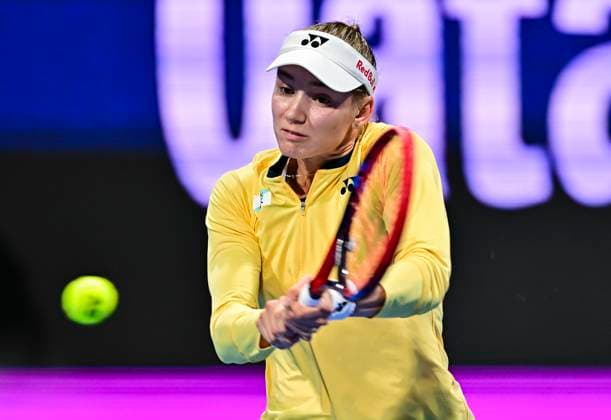 Qatar TotalEnergies Open - Day 4 Elena Rybakina of Kazakhstan is in action during her third-round match against Emma Navarro of the US at the WTA, Tennis Damen 1000-Qatar TotalEnergies Open tennis tournament at the Khalifa International Tennis Complex in Doha, Qatar, on February 14, 2024. DOHA Qatar  Copyright: xNoushadxThekkayilx originalFilename:varittyakkal-qatartot240214_nphaJ.jpg