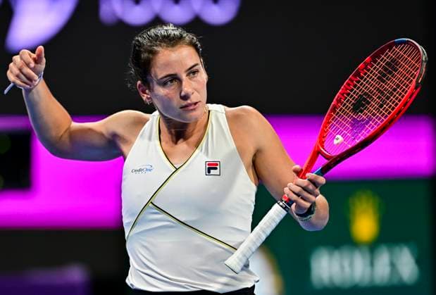 Qatar TotalEnergies Open - Day 4 Emma Navarro of the US is reacting during her third-round match against Elena Rybakina of Kazakhstan at the WTA, Tennis Damen 1000-Qatar TotalEnergies Open tennis tournament at the Khalifa International Tennis Complex in Doha, Qatar, on February 14, 2024. DOHA Qatar  Copyright: xNoushadxThekkayilx originalFilename:varittyakkal-qatartot240214_npvUk.jpg
