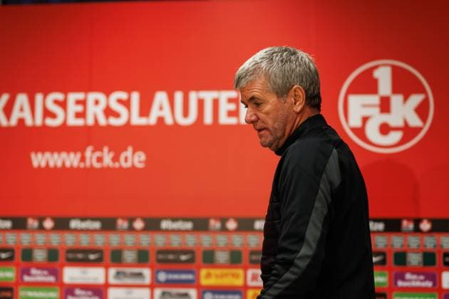 Friedhelm Funkel Coach 1 FC Kaiserslautern , Press conference, 1 FC Kaiserslautern , Football, 2 Bundesliga, Season 2023 2024, 14 02 2024 Friedhelm Funkel Coach 1 FC Kaiserslautern , Press conference, 1 FC Kaiserslautern , Football, 2 Bundesliga, Season 2023 2024, 14 02 2024 Kaiserslautern Copyright: xEibner-Pressefoto AlexanderxNeisx EP_ANS