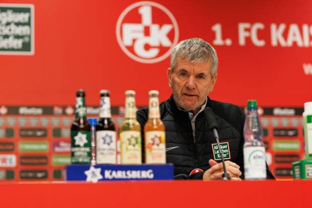 Friedhelm Funkel Coach 1 FC Kaiserslautern , Press conference, 1 FC Kaiserslautern , Football, 2 Bundesliga, Season 2023 2024, 14 02 2024 Friedhelm Funkel Coach 1 FC Kaiserslautern , Press conference, 1 FC Kaiserslautern , Football, 2 Bundesliga, Season 2023 2024, 14 02 2024 Kaiserslautern Copyright: xEibner-Pressefoto AlexanderxNeisx EP_ANS