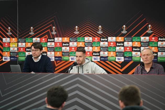 Press conference SC Freiburg in Lens, France PK with coach Christian Streich and Freiburgs Christian Günter before the match in the Europa League 2023 2024, knockout round play-offs against RC Lens at Bollaert Delelis Lens Guenter, Football, Men Copyright: xJoeranxSteinsiekx