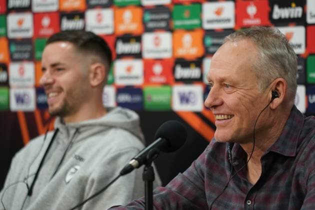 Press conference SC Freiburg in Lens, France PK with coach Christian Streich and Freiburgs Christian Günter before the match in the Europa League 2023 2024, knockout round play-offs against RC Lens at Bollaert Delelis Lens Guenter, Football, Men Copyright: xJoeranxSteinsiekx