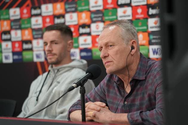 Press conference SC Freiburg in Lens, France PK with coach Christian Streich and Freiburgs Christian Günter before the match in the Europa League 2023 2024, knockout round play-offs against RC Lens at Bollaert Delelis Lens Guenter, Football, Men Copyright: xJoeranxSteinsiekx