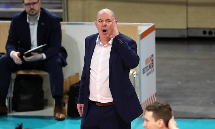 Coach Joel Banks shouting action upper body Sport Volleyball Bundesliga Men Season 2023 2024 14 02 2024 BR Volleys Berlin BRV vs FW 1844 Freiburg