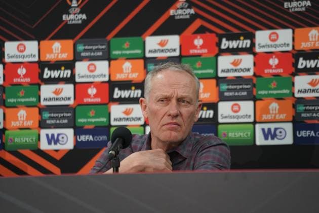 Press conference SC Freiburg in Lens, France PK with coach Christian Streich and Freiburgs Christian Günter before the match in the Europa League 2023 2024, knockout round play-offs against RC Lens at Bollaert Delelis Lens Guenter, Football, Men Copyright: xJoeranxSteinsiekx
