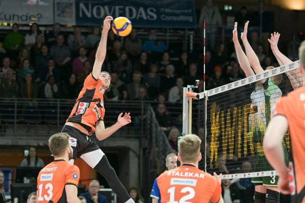 Berlin, Germany 14 February 2024 1 VBL 2023 2024 Berlin Recycling Volleys vs FT 1844 Freiburg In the picture Timothee Carle BR Volleys smashes the ball over the net, left Ruben Schott BR Volleys , next to him Saso Stalekar BR Volleys Copyright: xFotostandx xReuhlx