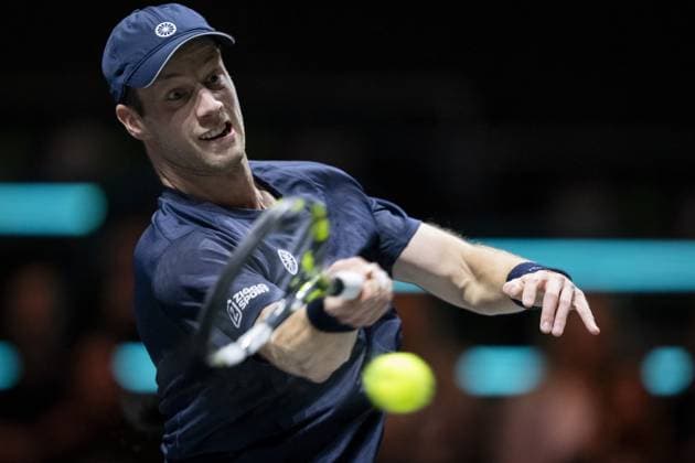 ROTTERDAM - Botic van de Zandschulp in action against Jannik Sinner (ITA) on the third day of the ABN AMRO Open tennis tournament in Ahoy. ANP SANDER KONING Third day 2024 xVIxANPxSportx xxANPxIVx 491119975 originalFilename: 491119975.jpg