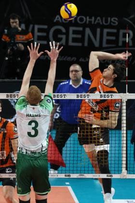 DEU, DVV, 1 VBL, BR Volleys vs FT1844 Freiburg, 14 02 2024, Max Schmeling Halle, Berlin, DEU, DVV, 1 VBL, BR Volleys vs FT1844 Freiburg, in the picture Timothee Carle BR Volleys 9 , Timo Tammemaa BR Volleys 4 , Yannick Harms FT 1844 Freiburg 3 Photo Juergen Engler nordphoto GmbH nordphotoxGmbHx xEngler nph00076