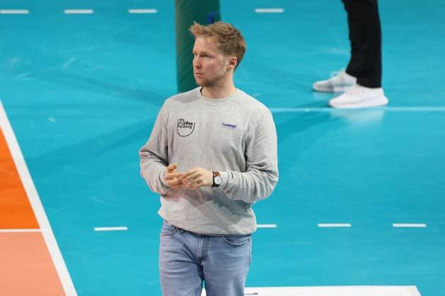 DEU, DVV, 1 VBL, BR Volleys vs FT1844 Freiburg, 14 02 2024, Max Schmeling Halle, Berlin, DEU, DVV, 1 VBL, BR Volleys vs FT1844 Freiburg, in the picture coach Jakob Schoenhagen FT 1844 Freiburg Photo Juergen Engler nordphoto GmbH nordphotoxGmbHx xEngler nph00076
