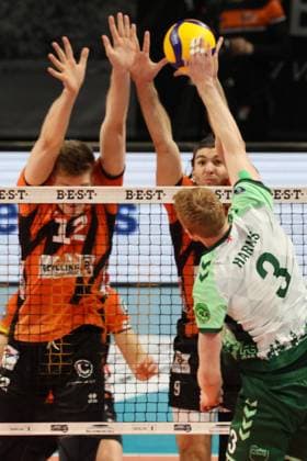 DEU, DVV, 1 VBL, BR Volleys vs FT1844 Freiburg, 14 02 2024, Max Schmeling Halle, Berlin, DEU, DVV, 1 VBL, BR Volleys vs FT1844 Freiburg, in the picture Saso Stalekar BR Volleys 12 , Timothee Carle BR Volleys 9 , Yannick Harms FT 1844 Freiburg 3 Photo Juergen Engler nordphoto GmbH nordphotoxGmbHx xEngler nph00076