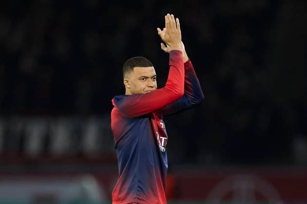 Paris Saint-Germain v Real Sociedad: Round of 16 Leg One - UEFA Champions League 2023 2024 Kylian Mbappe of Paris Saint-Germain reacts prior the UEFA Champions League match between Paris Saint-Germain and Real Sociedad at Parc des Princes on February 14, 2024, in Paris, France. Paris Parc des Princes Paris France RL_PSGvRSO_019 Copyright: xRicardoxLarreinax