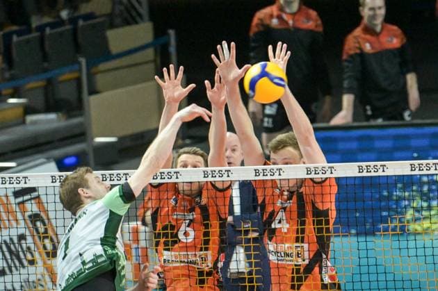 Berlin, Germany February 14, 2024 1 VBL 2023 2024 Berlin Recycling Volleys vs FT 1844 Freiburg Pictured from left in a duel Luc Hartmann FT Freiburg , Johannes Tille BR Volleys , Timo Tammemaa BR Volleys Copyright: xFotostandx xReuhlx
