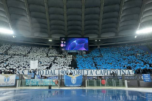 Foto Alfredo Falcone LaPresse 14 Febbraio 2024 Roma (Italia) calcio - Lazio vs Bayern Monaco - Andata ottavi di finale Uefa Champions League 2023 2024 - Stadio Olimpico di Roma. Nella foto: tifosi Lazio February 14, 2024 Rome (Italy) sport, soccer - SS Lazio vs FC Bayern Munich - Round of 16 first leg Uefa Champions League 2023 2024 - Olimpic Stadium in Rome. In the pic: Lazio supporters  Copyright: xAlfredoxFalcone LaPressex