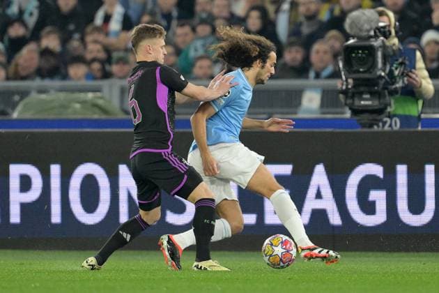 Foto Alfredo Falcone LaPresse 14 Febbraio 2024 Roma (Italia) calcio - Lazio vs Bayern Monaco - Andata ottavi di finale Uefa Champions League 2023 2024 - Stadio Olimpico di Roma. Nella foto: Joshua Kimmich (Bayern Monaco); Matteo Guendouzi (SS Lazio); February 14, 2024 Rome (Italy) sport, soccer - SS Lazio vs FC Bayern Munich - Round of 16 first leg Uefa Champions League 2023 2024 - Olimpic Stadium in Rome. In the pic: Joshua Kimmich (Bayern Monaco); Matteo Guendouzi (SS Lazio);  Copyright: xAlfredoxFalcone LaPressex