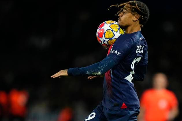 Paris Saint-Germain v Real Sociedad: Round of 16 First Leg - UEFA Champions League 2023 24 Bradley Barcola Right Winger of PSG and France controls the ball during the UEFA Champions League 2023 24 round of 16 first leg match between Paris Saint-Germain and Real Sociedad at Parc des Princes on February 14, 2024 in Paris, France. Paris France  Copyright: xJosexBretonx originalFilename:breton-parissai240214_npZVg.jpg